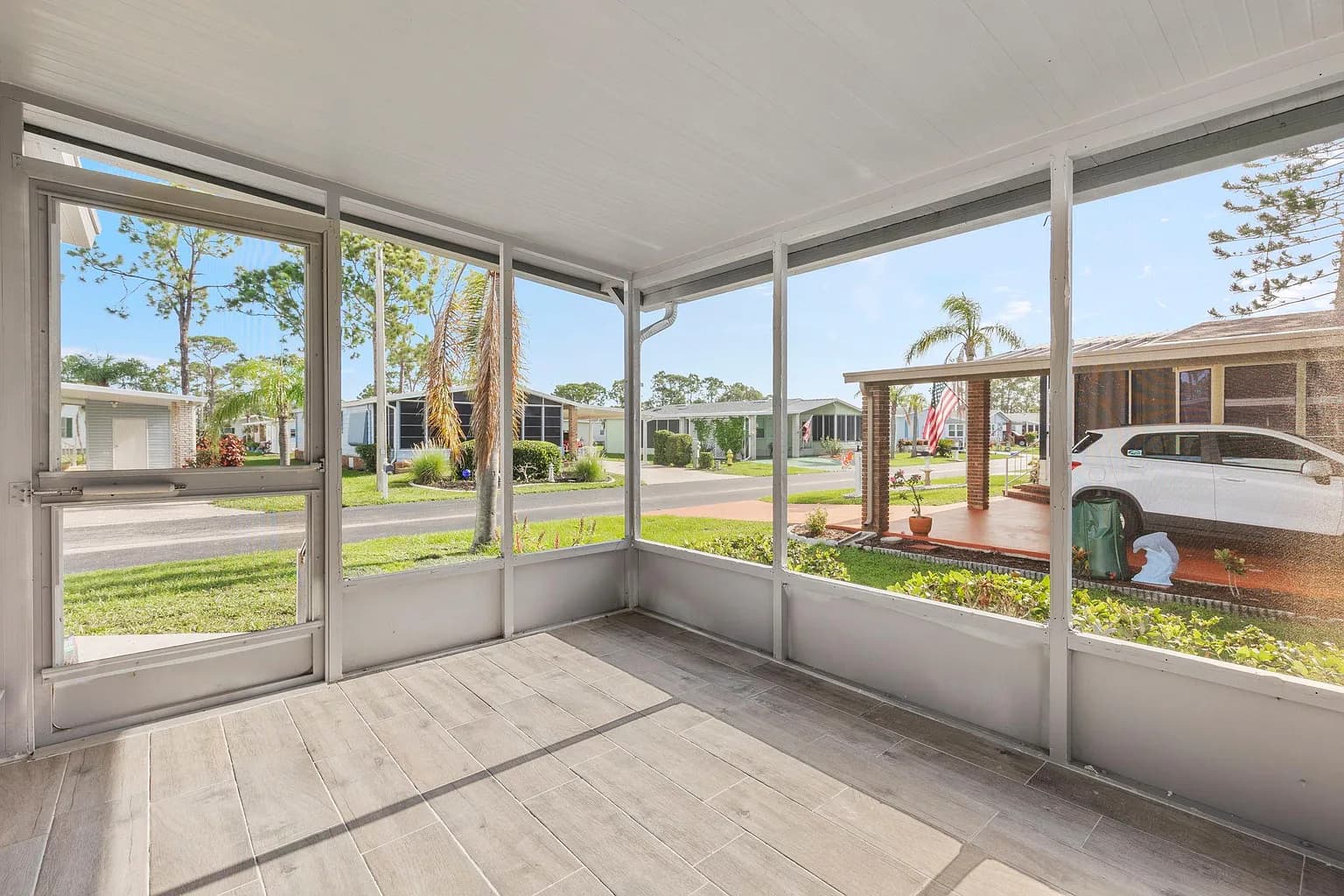 Image 4 of Beautifully Renovated 2 Bed / 2 Bath Home in Tara Woods with Private Backyard Oasis